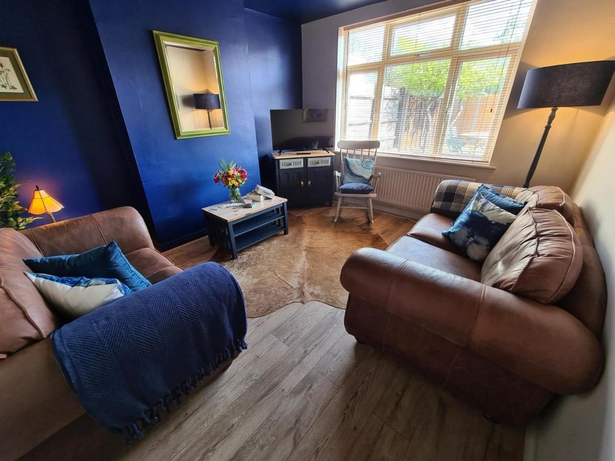 Rumer Hill House A Unique Boutique Styled Place To Stay In Cannock Close To A5 The Mcarthur Glen Outlet Great Wyrley ภายนอก รูปภาพ